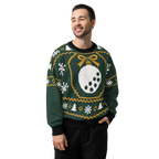 Winter Fairway Strickpullover mit schwarzer Hose getragen; Frontansicht des grünen Golfball-Weihnachtsmotivs.